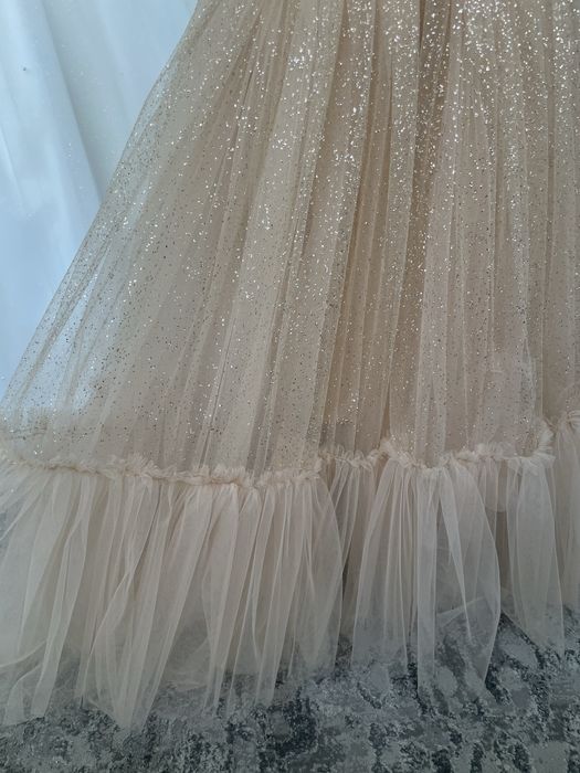 Святкова сукня для дівчинки , сукня на випускний в садок , пишна сукня