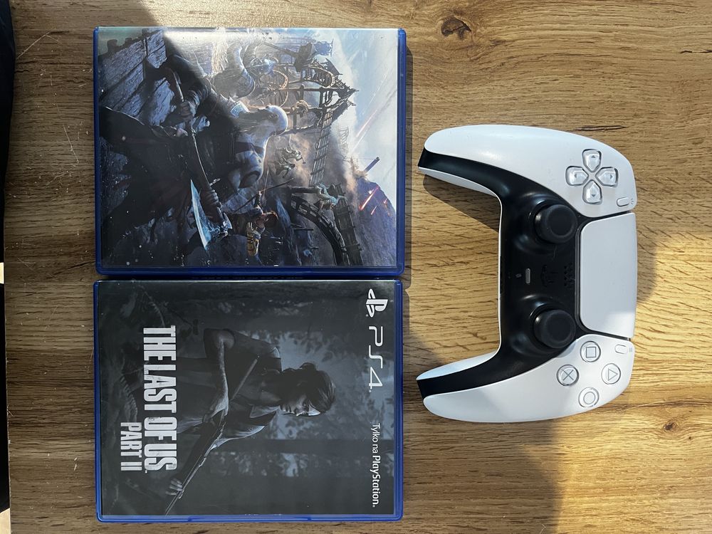 PS5 Slim z napędem + 2 gry | Stan jak nowy | Gwarancja do maja 2026