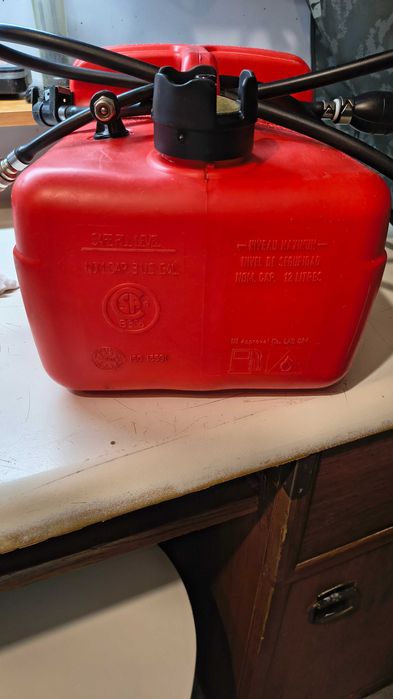 Tohatsu 12 Litrów plus linia paliwowa