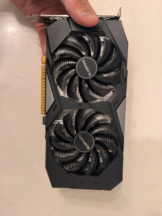 GTX 1650 Gigabyte (2 Fans)