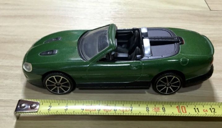 Miniatura Corgi Jaguar XKR coleção 007