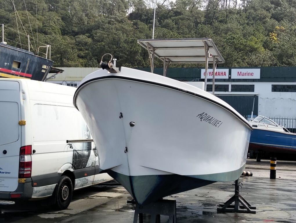 Barco de sonho semi-novo com 7 m