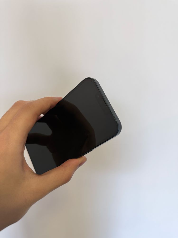 iPhone 13 128gb midnight