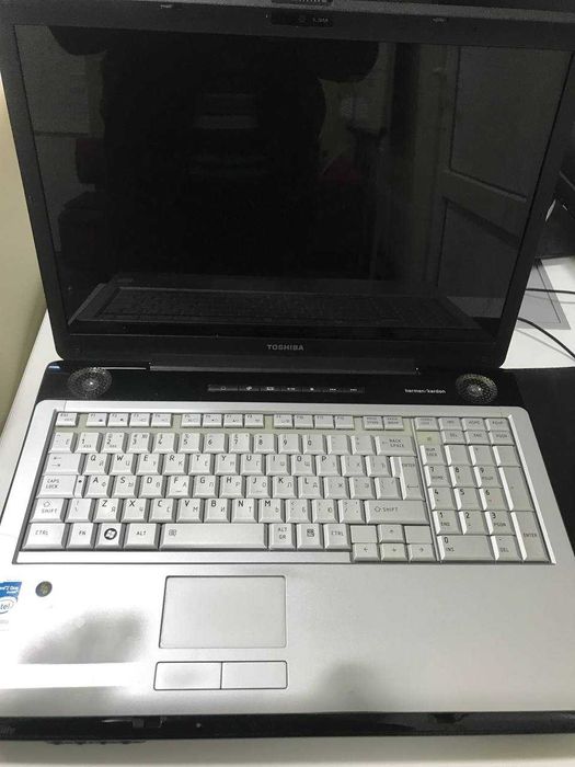 Продам ноутбук Toshiba + сумка