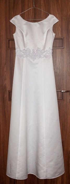 Suknia ślubna biała, szyta na zamówienie Rozmiar około 36/38, skromna