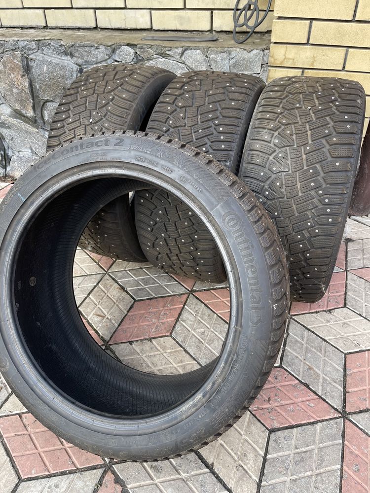 Резина зимняя континенталь 255/40 R 19