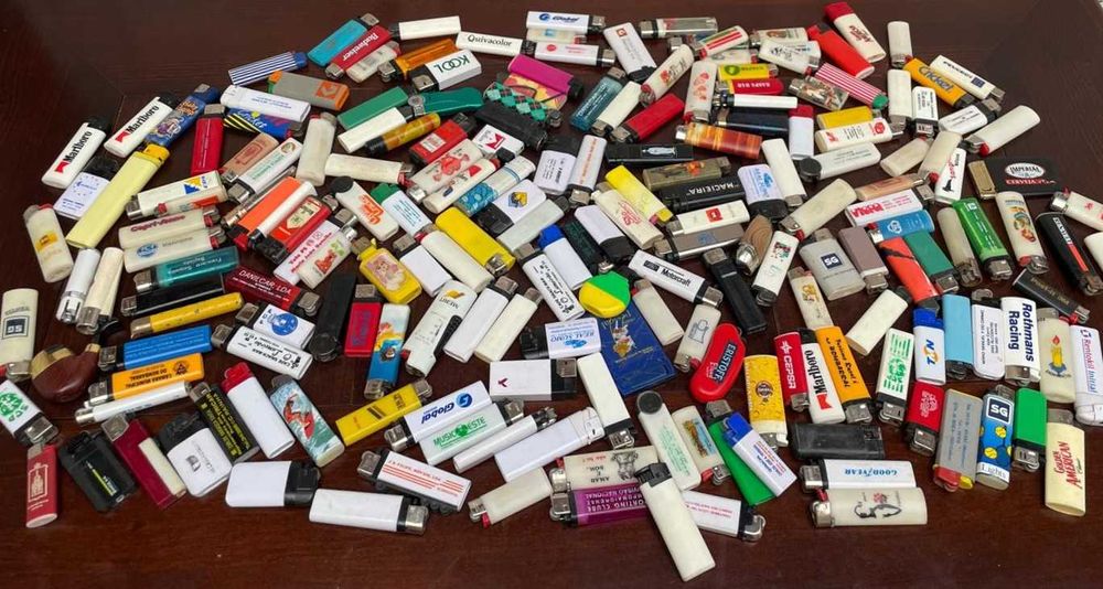 Isqueiros antigos sem gás