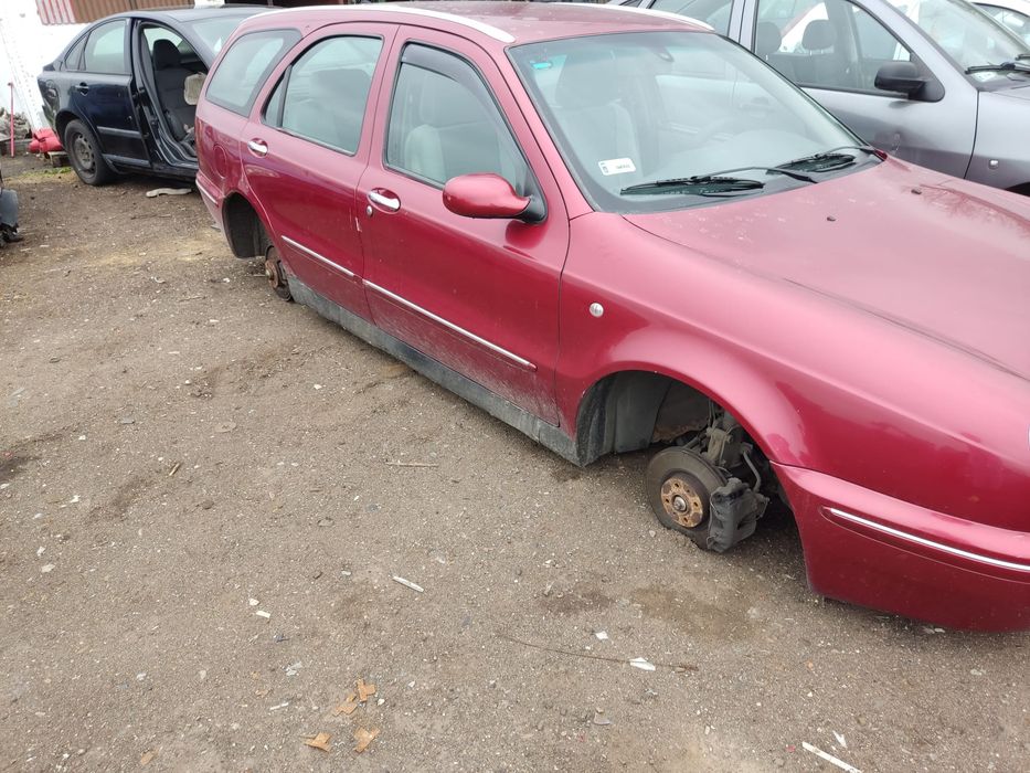 Karoseria Lanica Lybra Czerwona Bordowa Maska Zderzak Błotnik Drzwi Wy