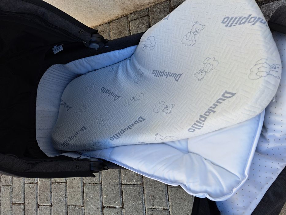 Carrinho de bebé Emmaljunga NXT90 Lounge Black  com alcofa, cadeira e