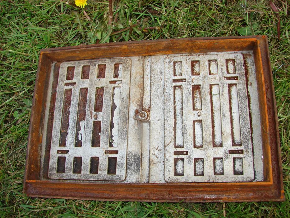 Stare ażurowe drzwiczki żeliwne do pieca wędzarni kuchni 37x25cm