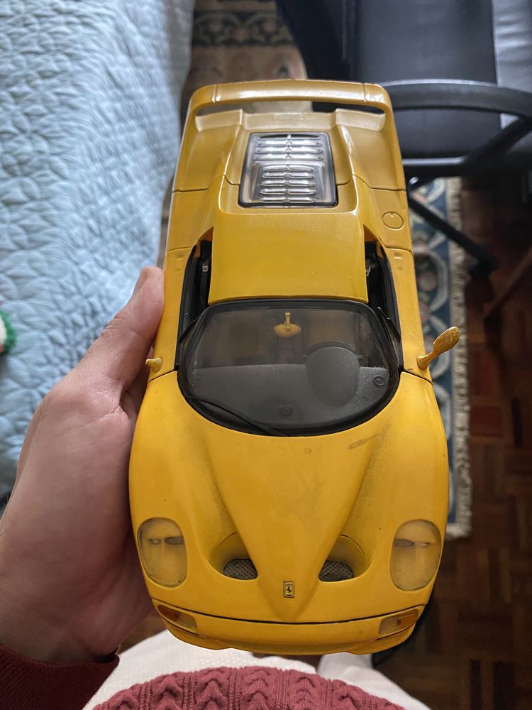 Brinquedo de colecao vintage - Ferrari
