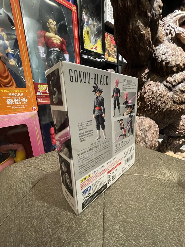Sh Figuarts Broly e Goku Black e Goku Special Jump 50th