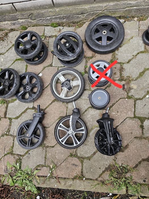 Колеса до дитячих колясок, бампери, капюшоны