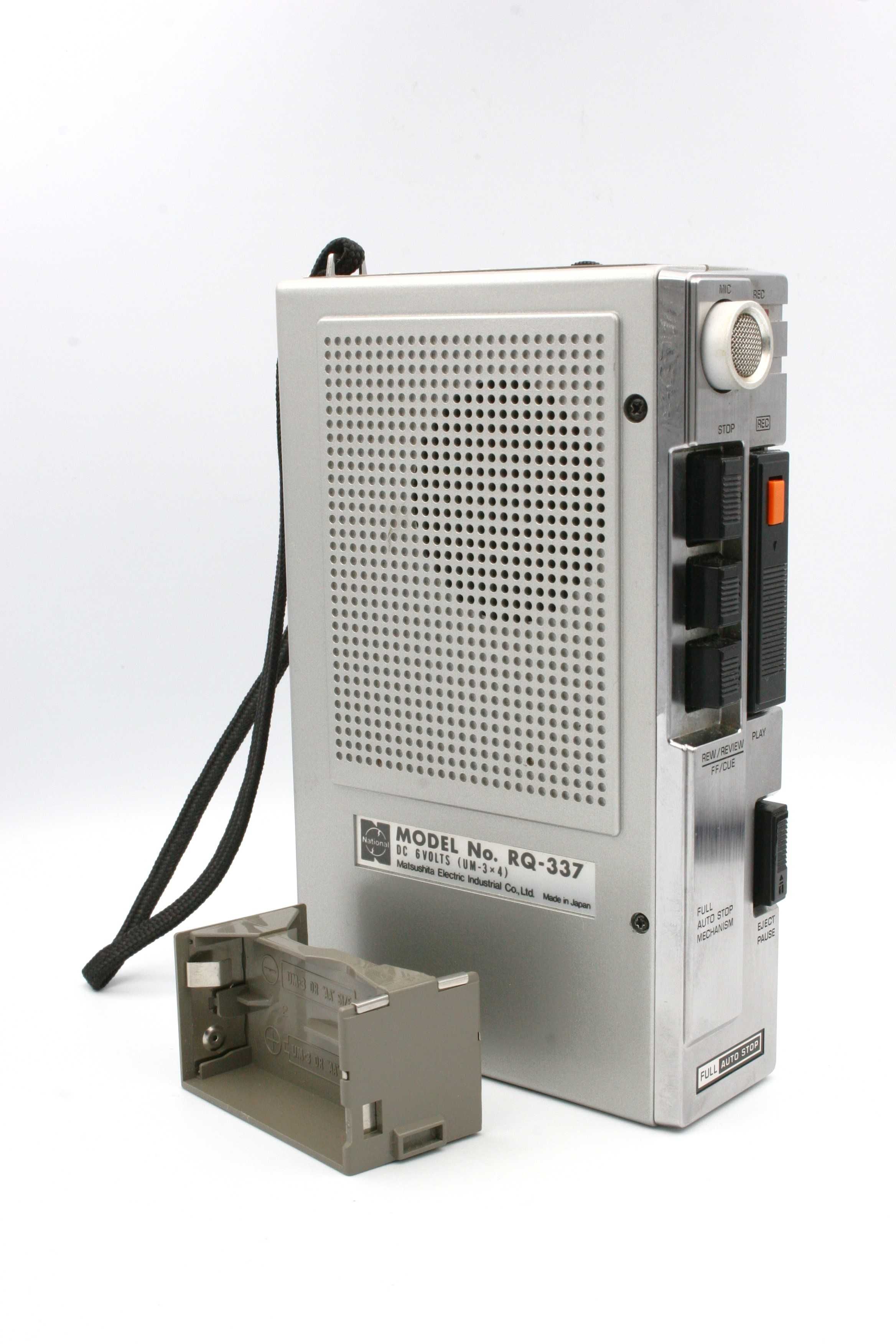 Magnetofon przenośny National Panasonic No. RQ-337