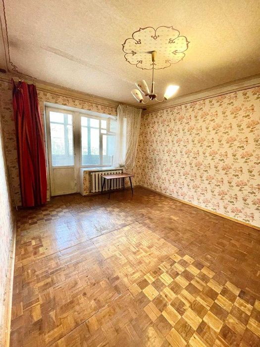 Продам  велику 3к квартиру  пр О.Поля 1/9 низ Кірова