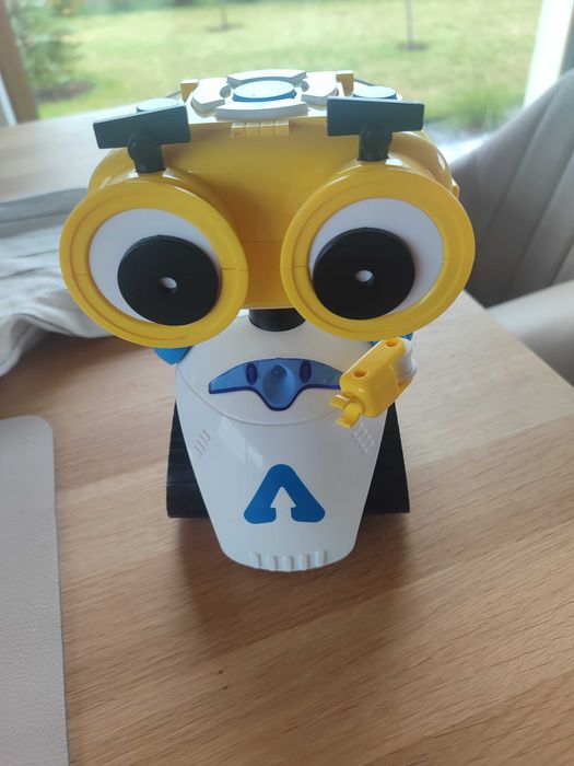 interaktywny Robot do nauki programowania i kodowania ANDY minionki