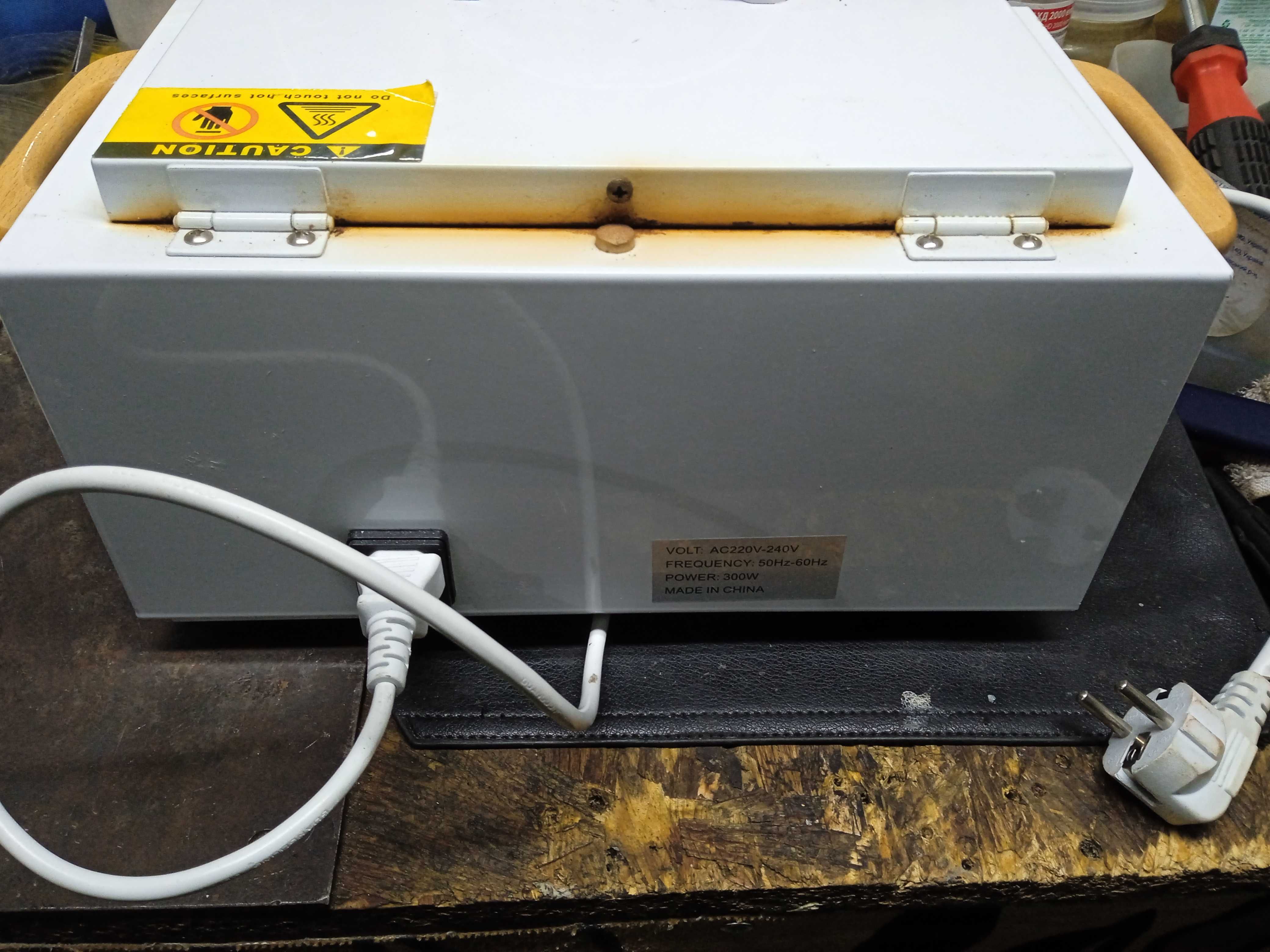 Сухожаровой шкаф стерилизатор для маникюрных инструментов