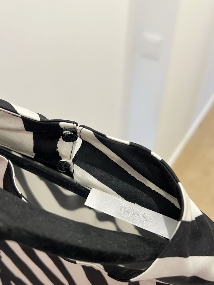 Blusa acetinada Hugo Boss