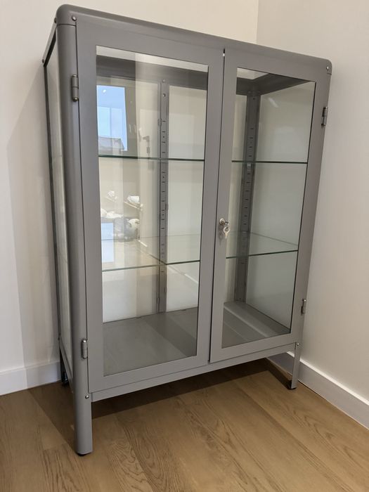 IKEA FABRIKOR szafka witryna szklana szara 2 półki idealna