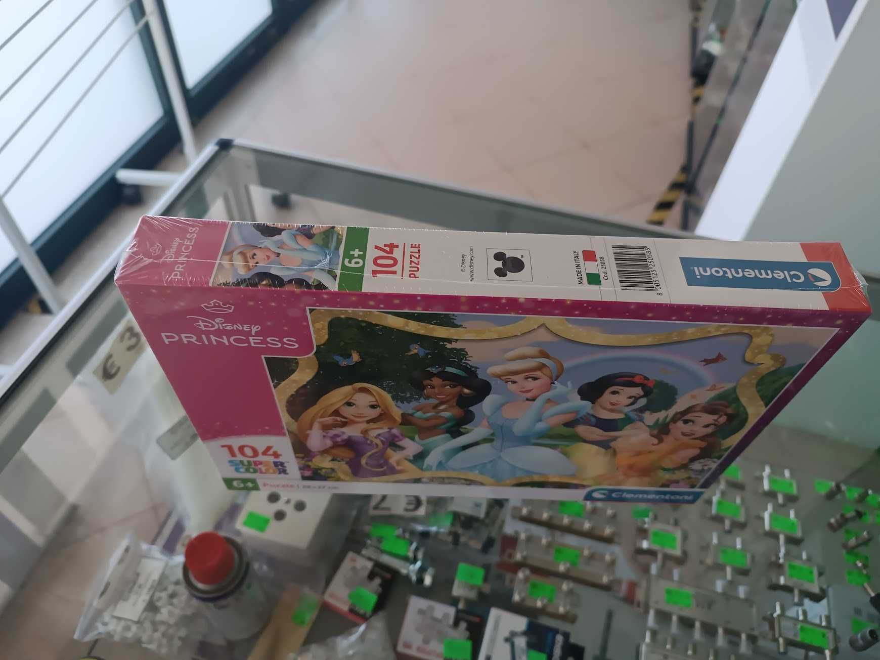 Puzzle Clementoni Disney Princess Super Color 38x27cm 104 peças