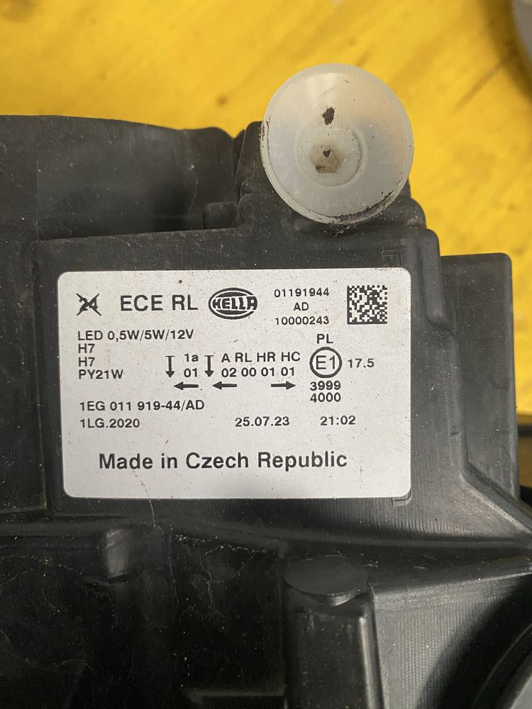 Otica BMW F20 (direita/pendura)