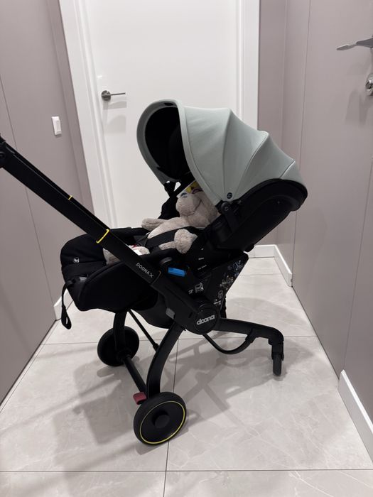 Автокрісло-коляска Doona X + База isofix