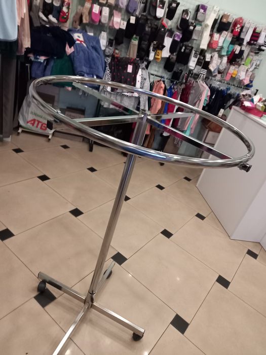 Стойка для одежды. Вешалка для одежды