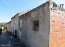 Ruínas para recuperar de dois pisos e de tipologia T2 - C.Bonjardim
