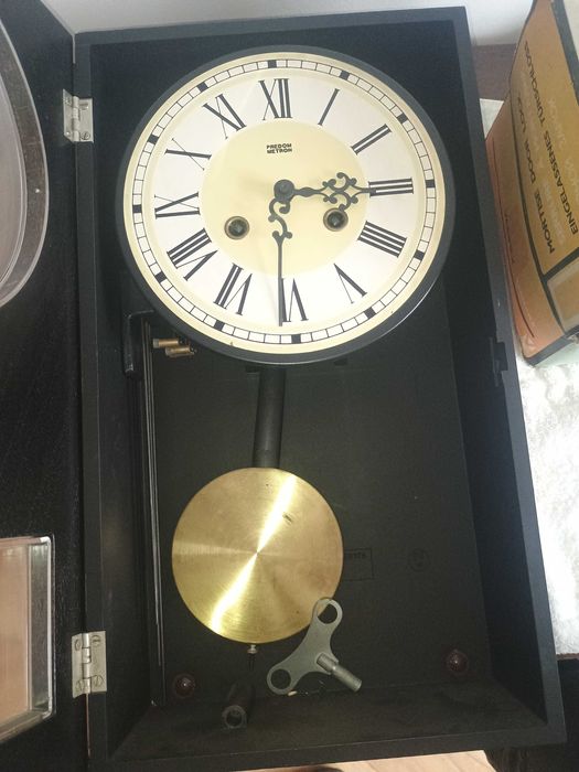 Zegar ścienny Metron Prl nakręcany