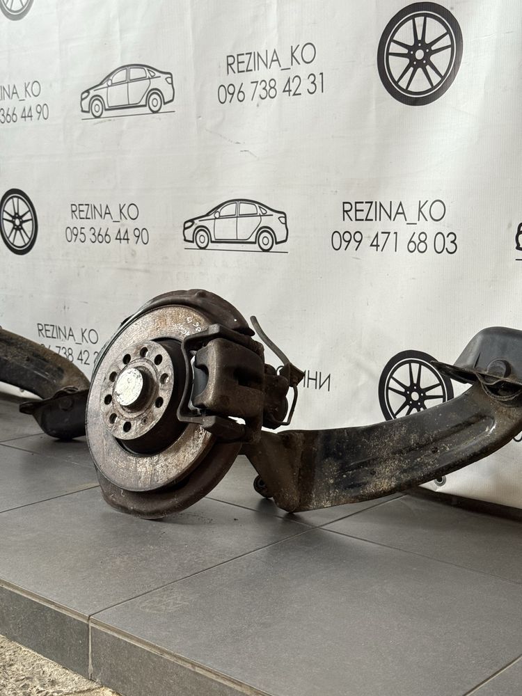Задні ступіци в зборі Volkswagen Passat B6 B7 2.0 TDI 2005-2014 р.