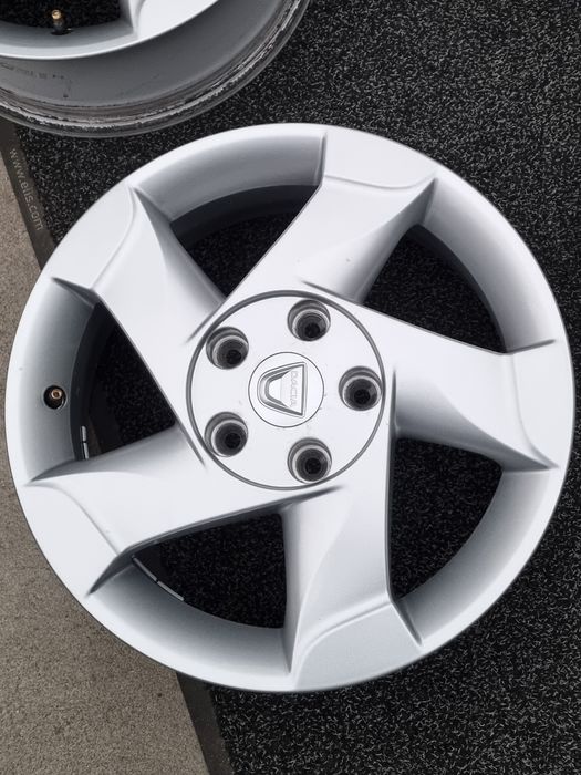 Felgi Alu 16" Dacia Duster 5x114,3 BdbStan Oryginalne