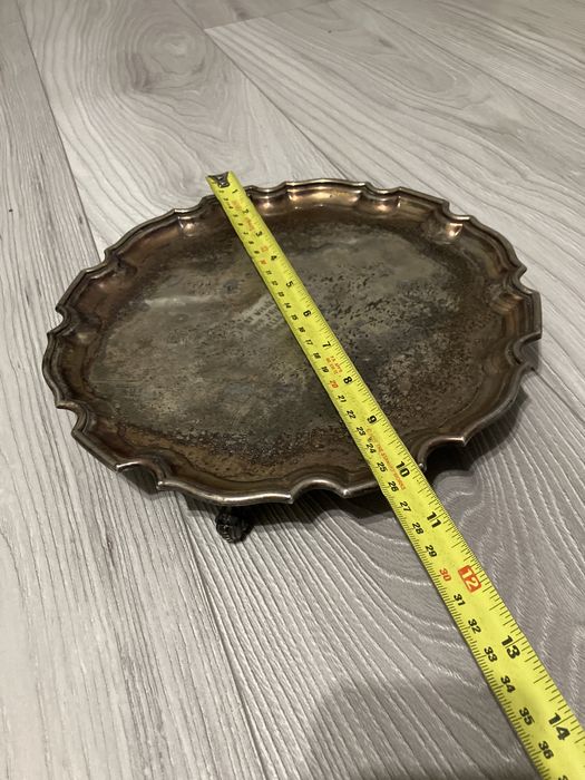 patera w srebrze na nóżkach przed 1980r zdobiona