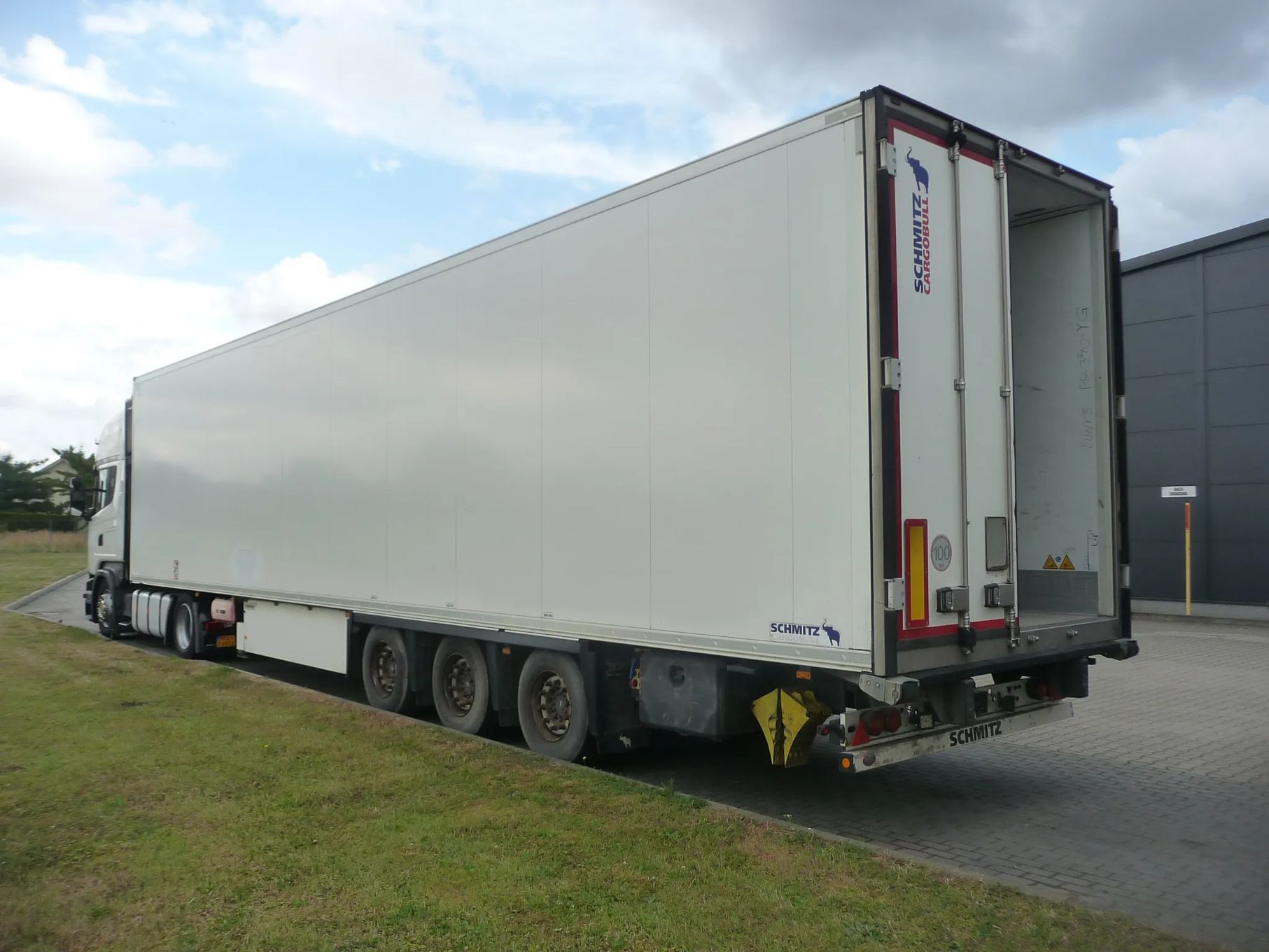 Scania R410  Scania 2017 Schmitz 2016 Carier