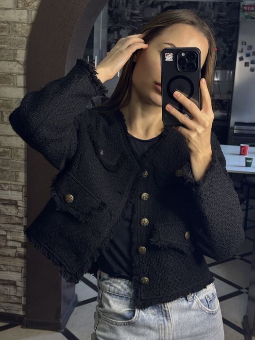 Піджак жіночий, твідовий, чорного кольору, теплий, розмір S та M