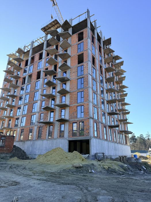 Квартири у новобудові з бомбосховищем та паркінгом