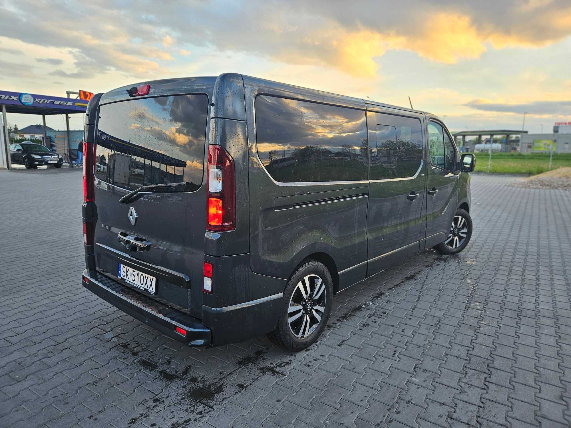 Wynajem BUS 8 os. Renault Trafic