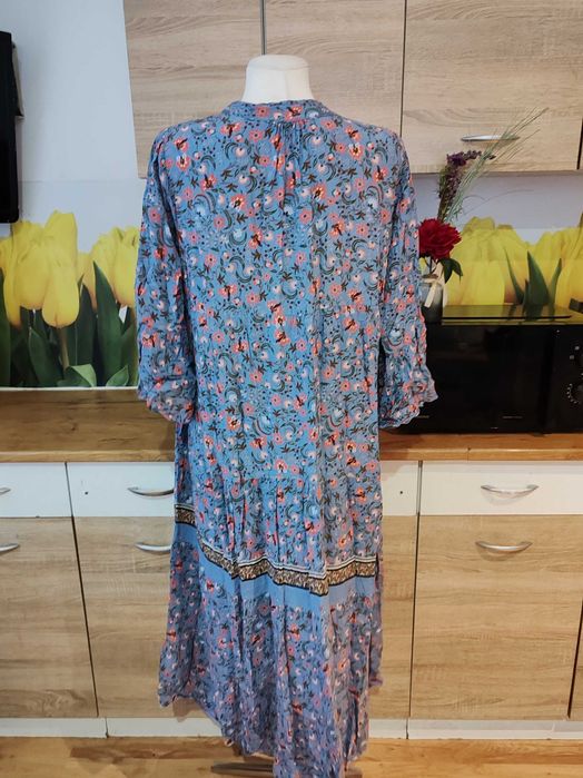 Śliczna piękna sukienka midi rozmiar ok 44/46 wiskoza kwiaty