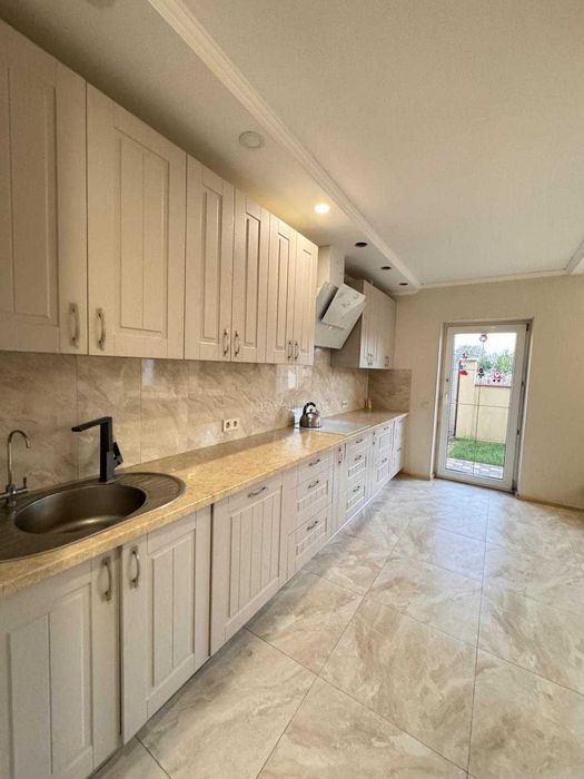 БЕЗ КОМІСІЇ! Єоселя!Продається 4-к таунхаус в Святопетрівському районі