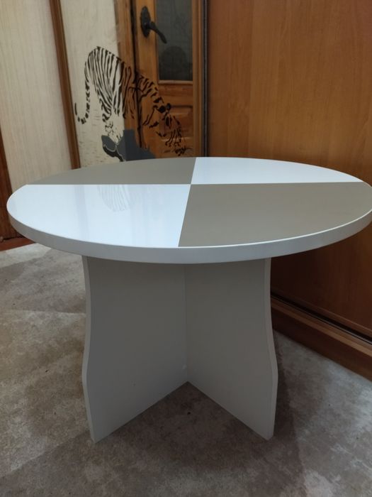 Столик журнальний