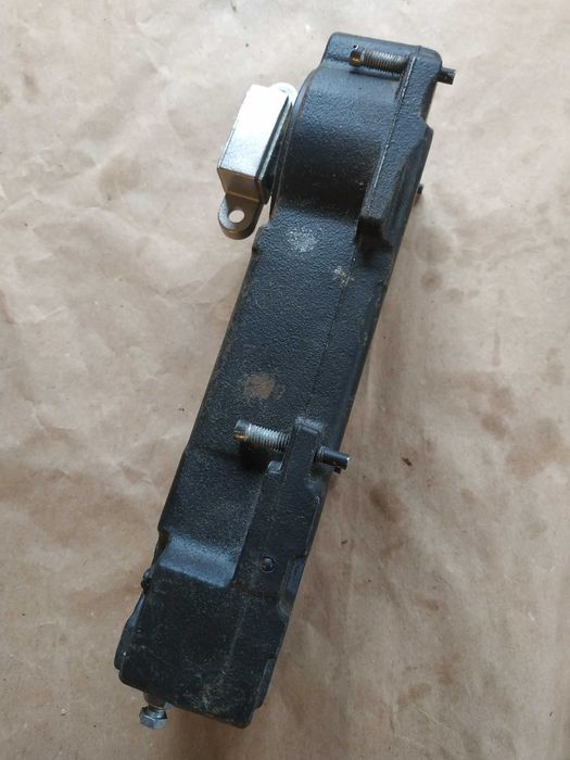 Доводчик підлоговий