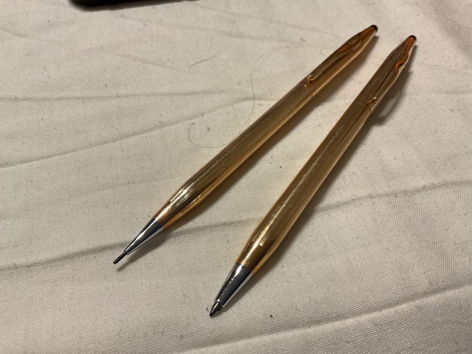 Conjunto de esferografica e lapiseira da Cross em ouro plaquê