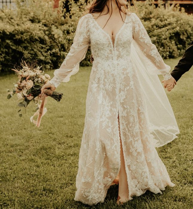 Suknia ślubna Ivory z koronką