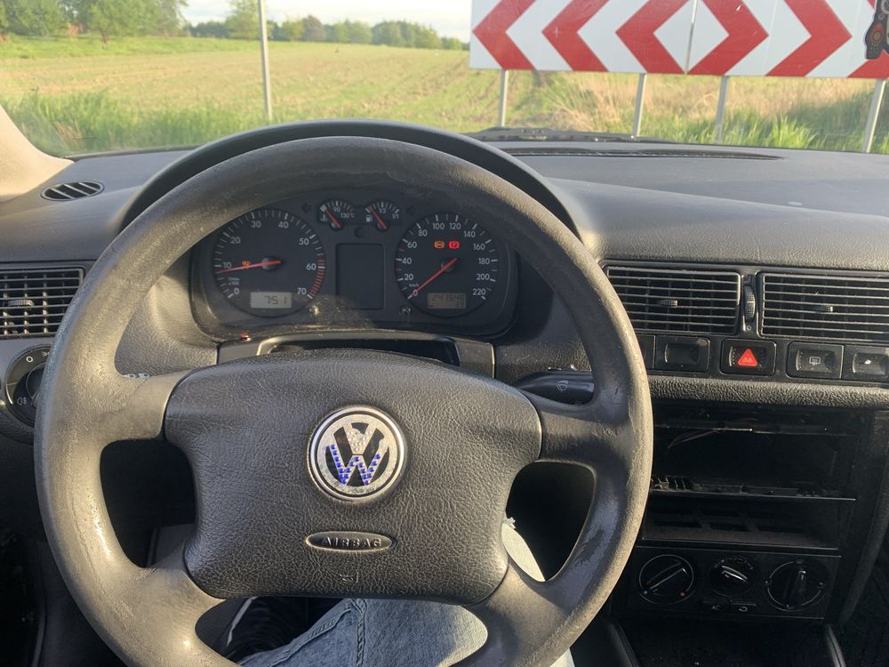 Volkswagen golf 1.4 5 drzwi zadbany