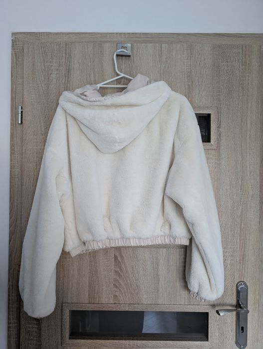 Dwustronna kurtka biała dwustronne białe kremowe futerko old money sof