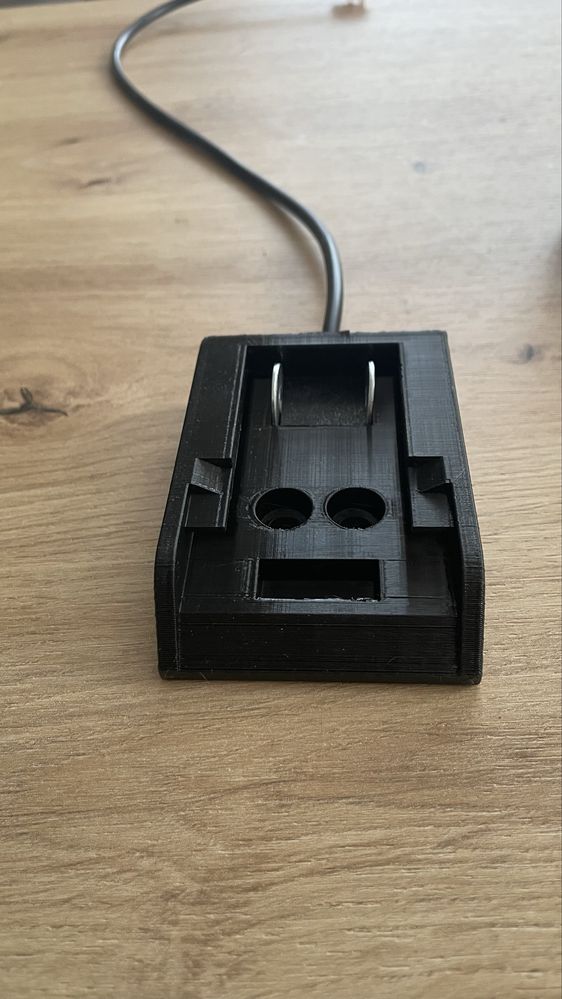 Adapter baterii Dewalt 18 V XR