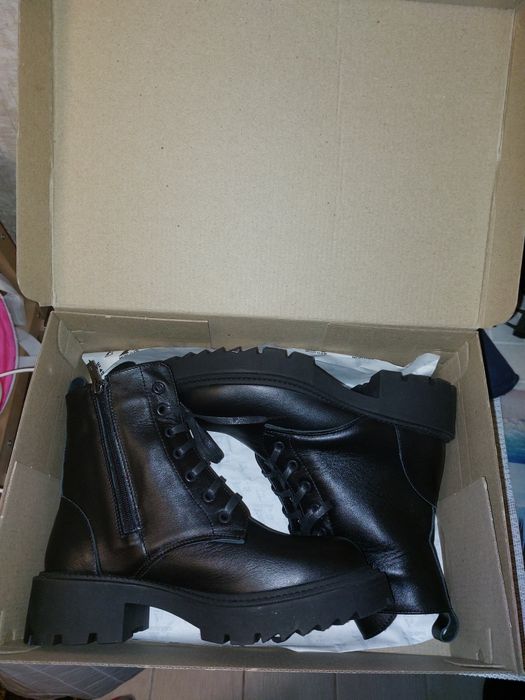 Шкіряні, зимові черевики