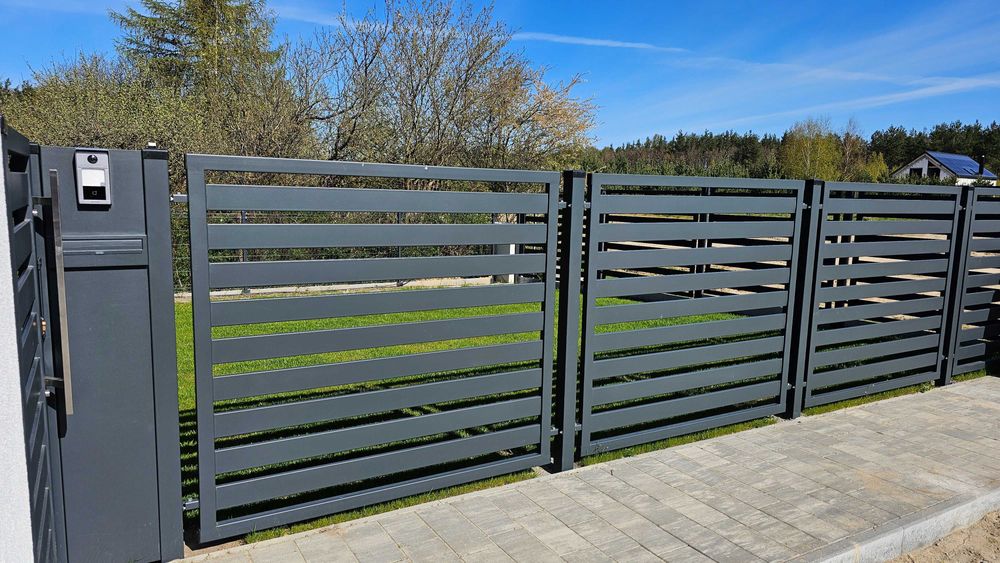 Ogrodzenie palisadowe, furtki, bramy, napędy- materiał plus montaż
