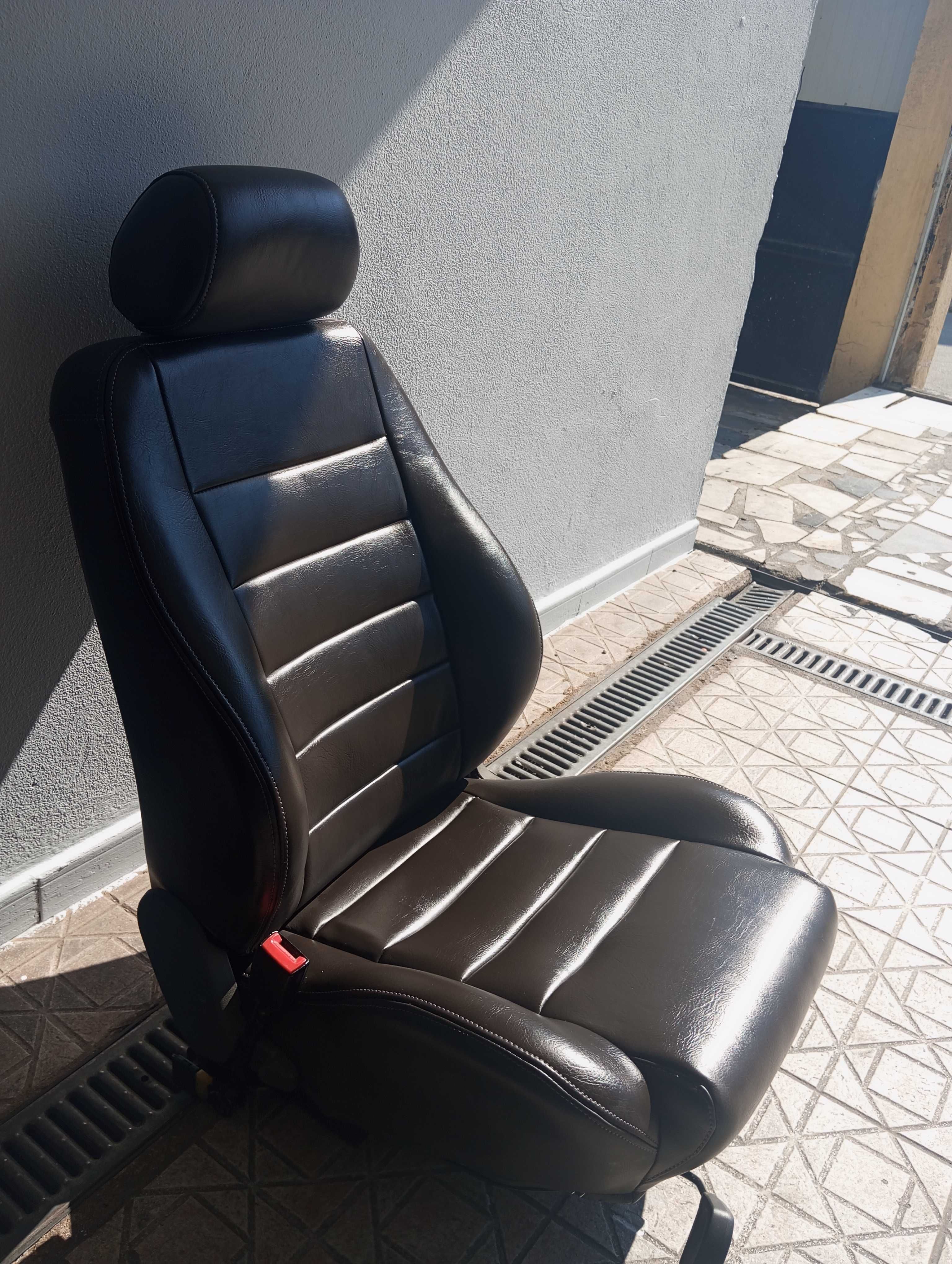 TEJADILHO, Volante e portas