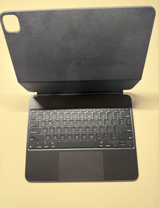 iPad Magic Keyboard для iPad Pro 13”