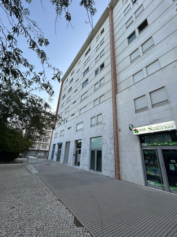 LISBOA Arrenda-se quartos a estudantes junto ao Metro linha amarela